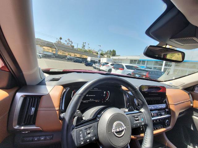 Used 2022 Nissan Pathfinder Platinum FWD image 10