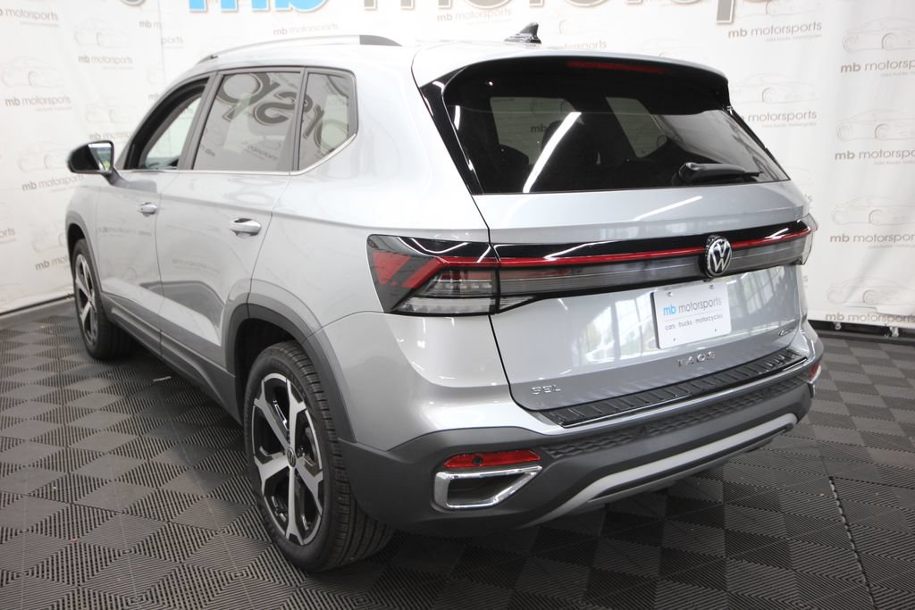 Used 2025 Volkswagen Taos SEL AWD/4WD image 4