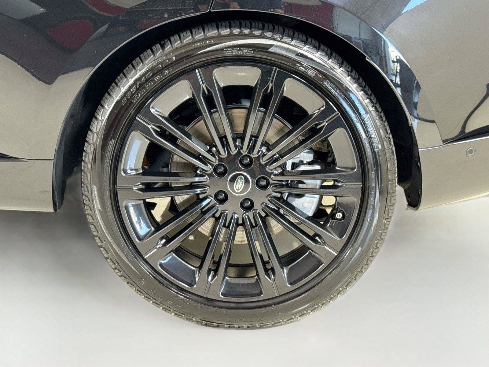 Used 2024 Land Rover Range Rover SE AWD/4WD image 40