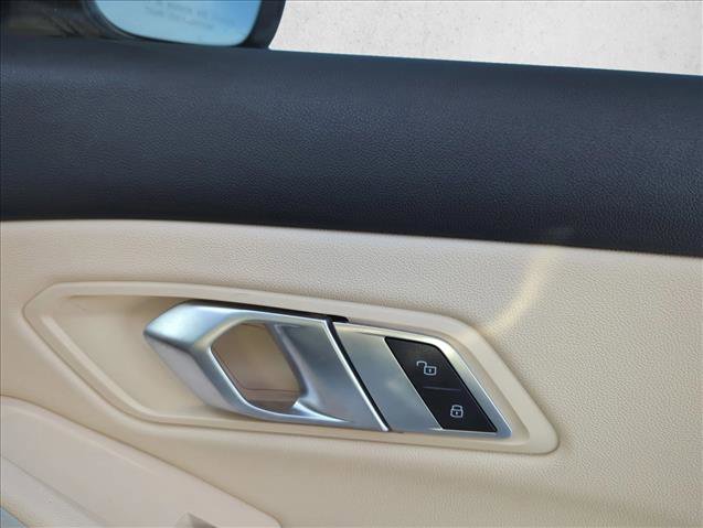 Used 2019 BMW 330i Sedan w/ Driving Assistance Package image 28