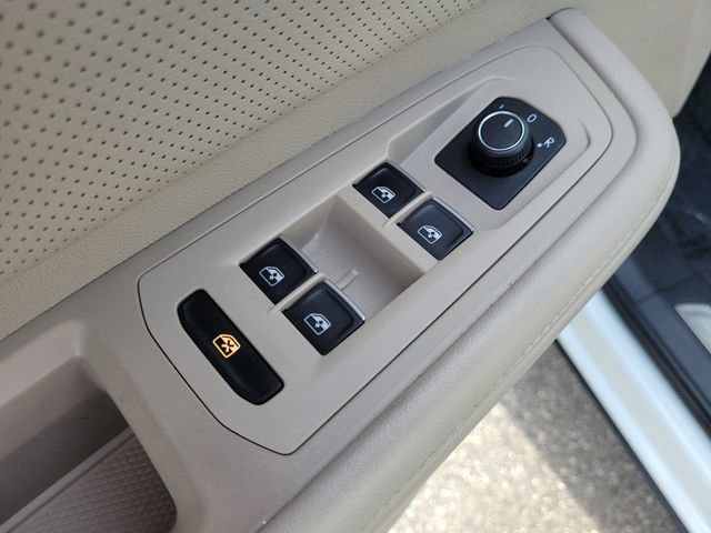 Certified 2024 Volkswagen Atlas SE FWD image 16