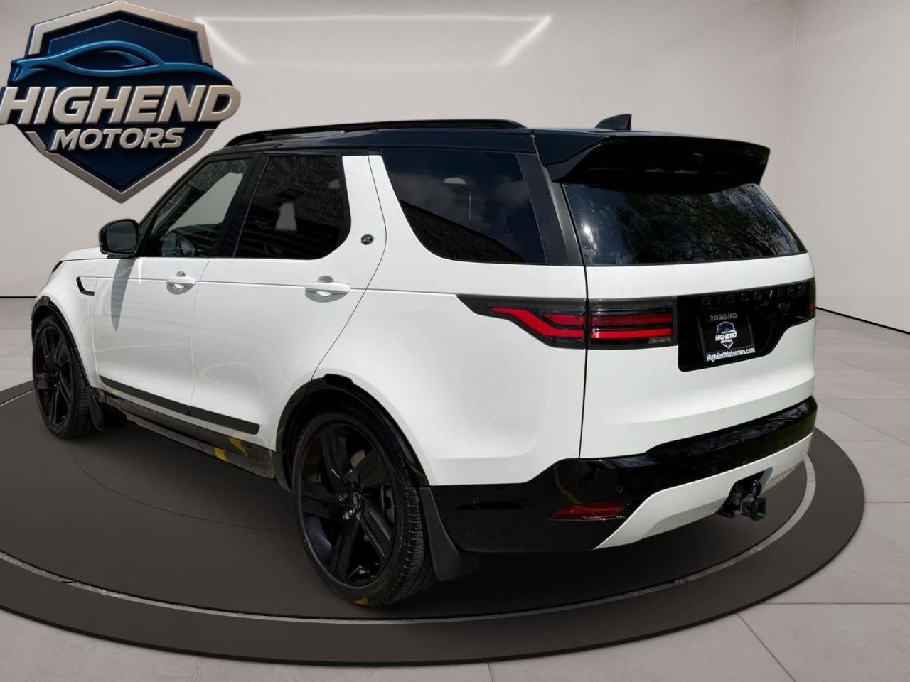 Used 2022 Land Rover Discovery HSE R-Dynamic AWD/4WD image 4
