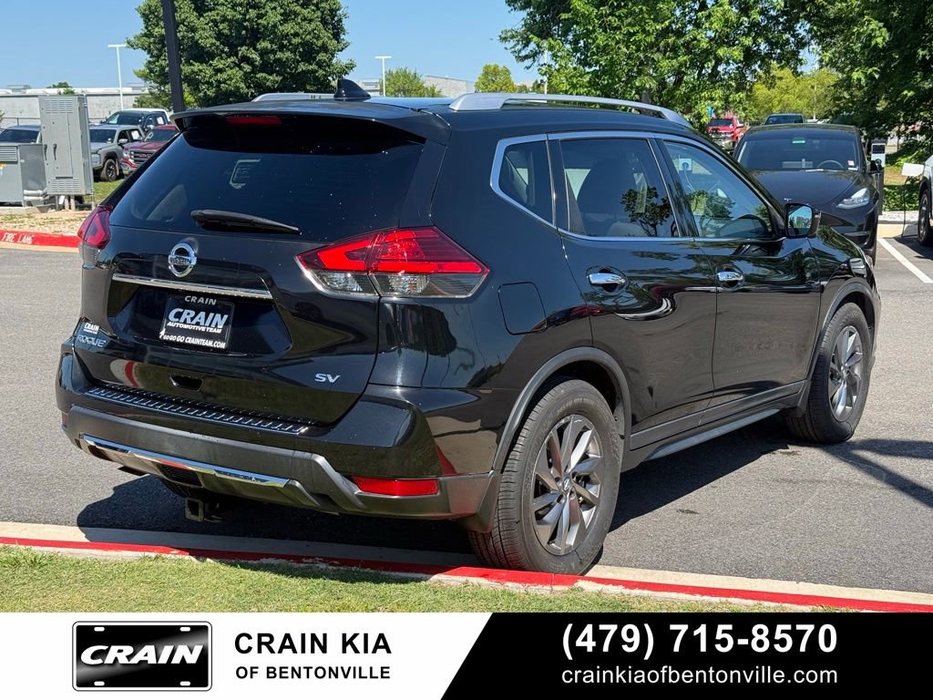 Used 2017 Nissan Rogue SV w/ SV Premium Package FWD image 7