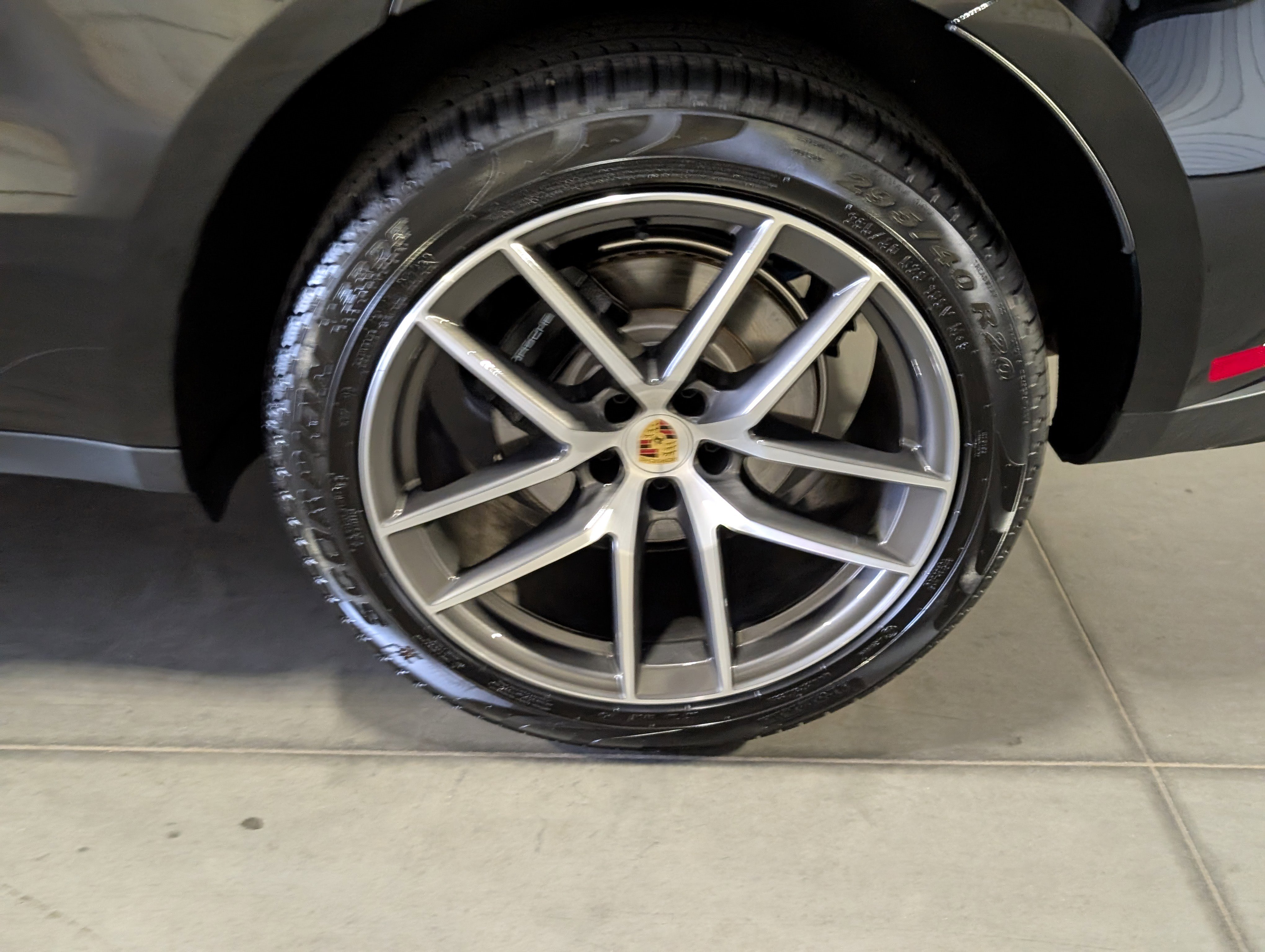 Certified 2025 Porsche Macan image 16