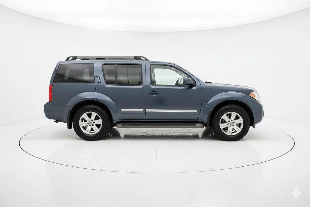 Used 2008 Nissan Pathfinder LE w/ Navigation Pkg image 4
