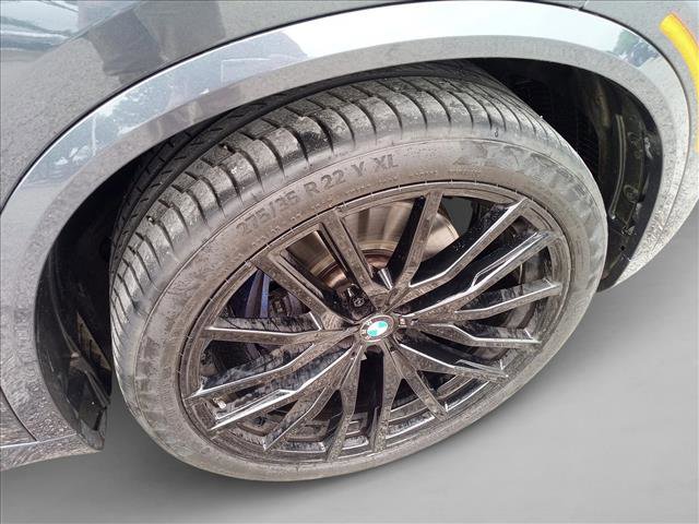 Used 2022 BMW X5 xDrive40i w/ M Sport Package AWD/4WD image 11