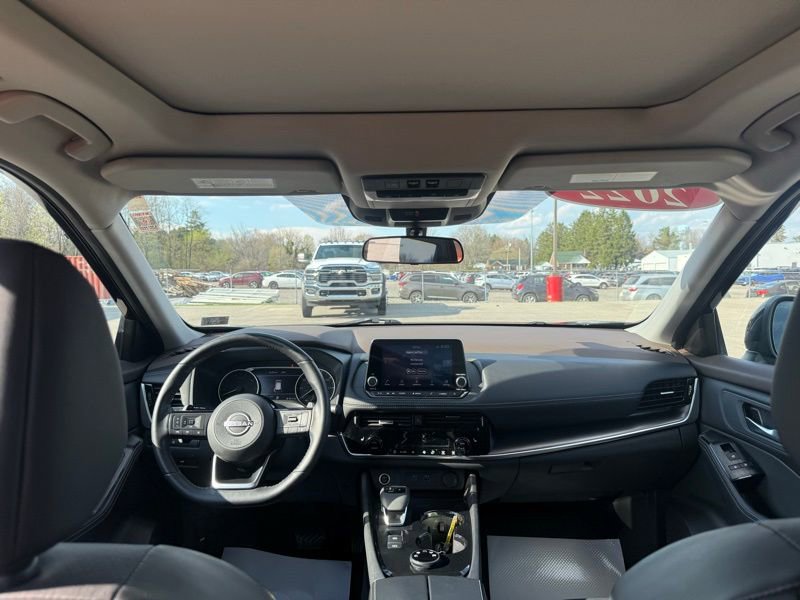 Used 2022 Nissan Rogue SV w/ SV Premium Package image 14