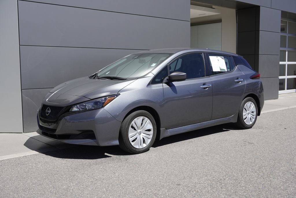 Used 2025 Nissan Leaf S FWD image 3