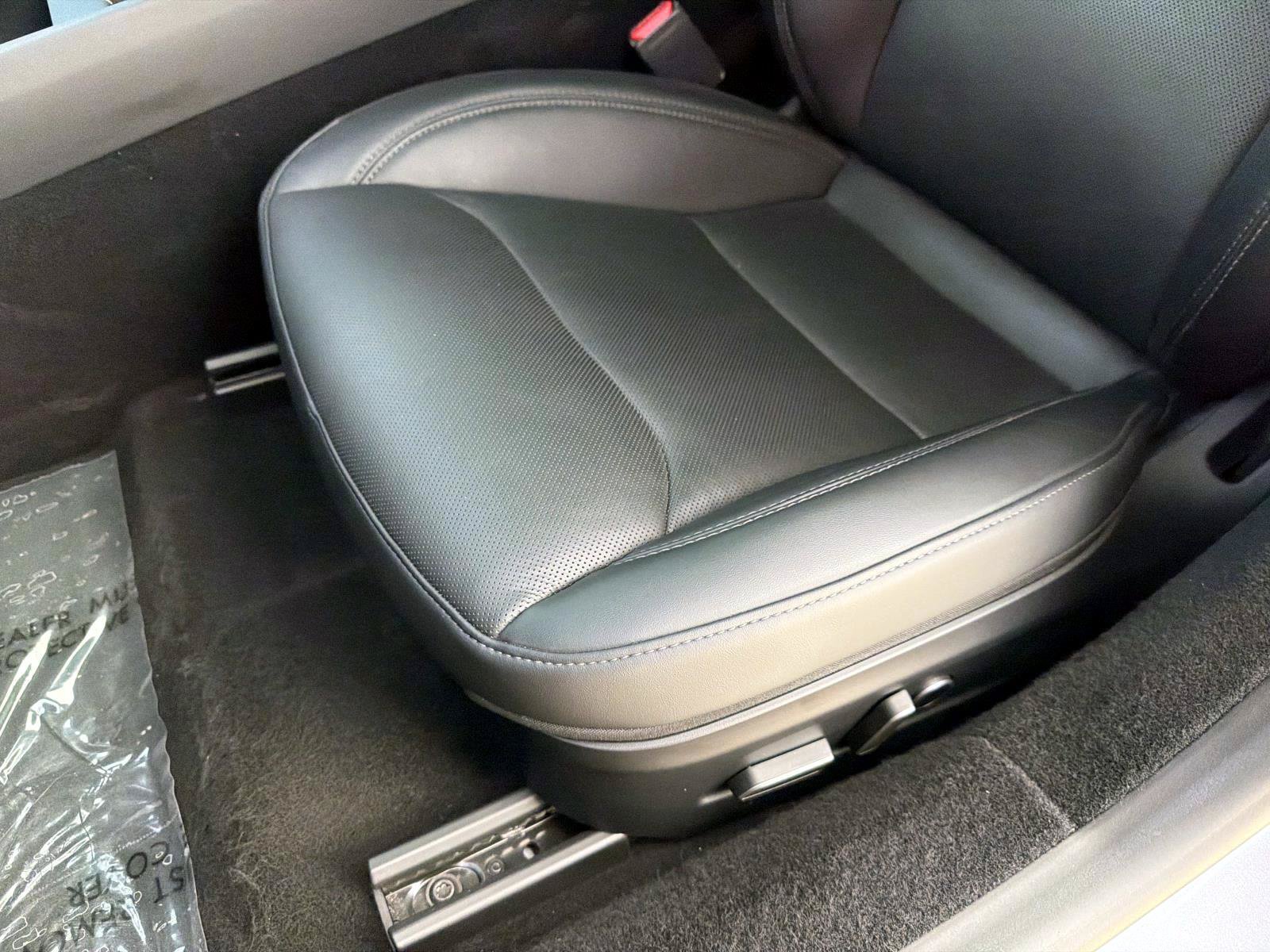 Used 2025 Tesla Model 3 Long Range AWD/4WD image 16