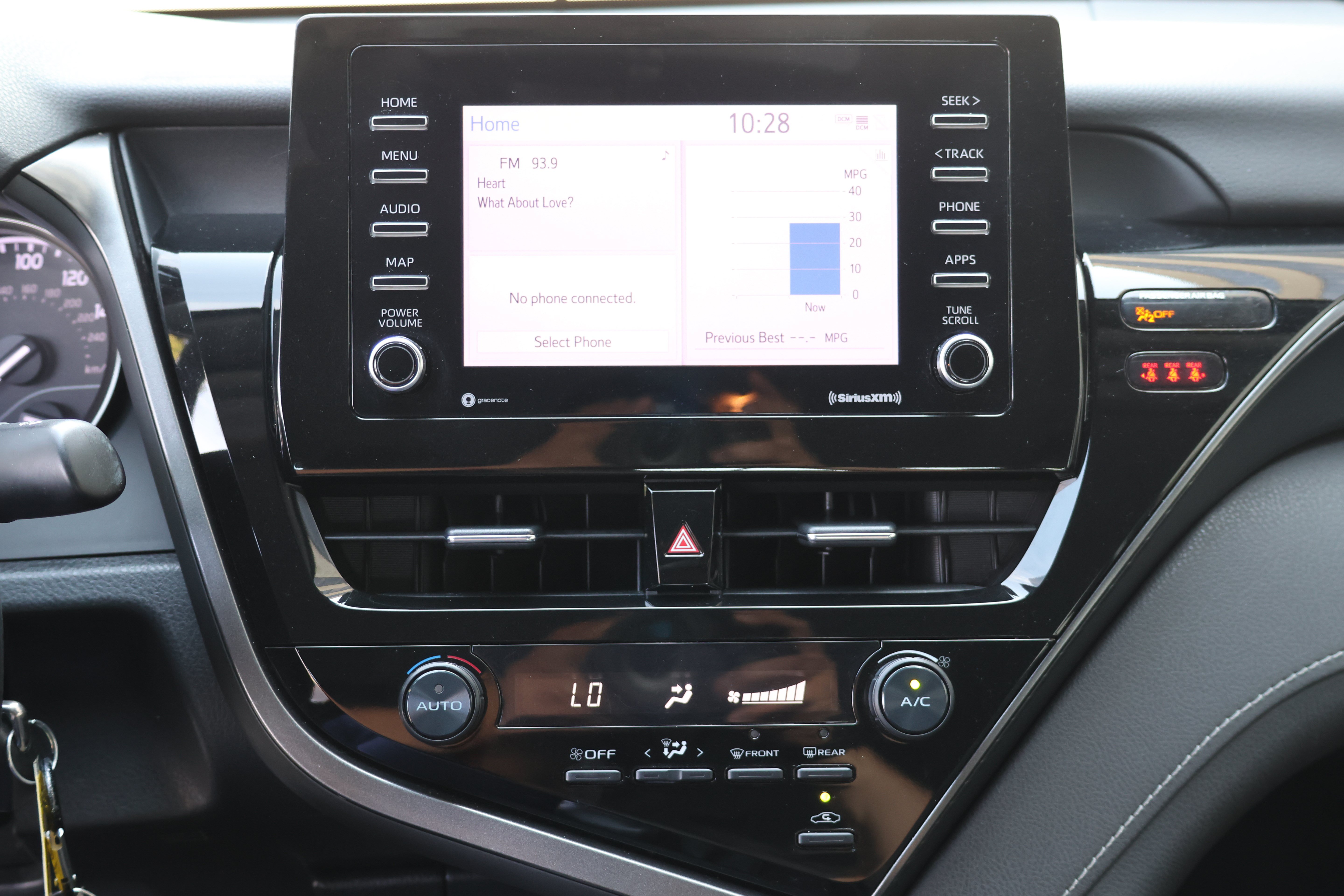 Used 2021 Toyota Camry SE FWD image 30