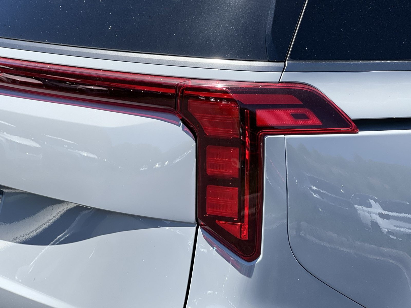 New 2026 Kia Carnival SX w/ SX Dark Edition Package FWD image 14