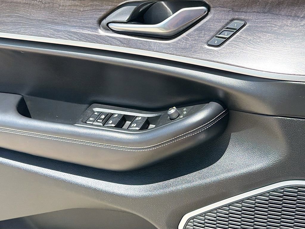 Used 2021 Jeep Grand Cherokee L Limited AWD/4WD image 29