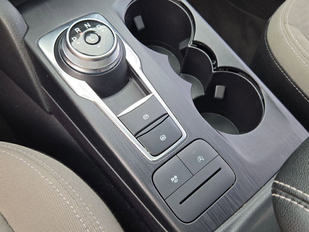 Used 2022 Ford Escape SE w/ Cold Weather Package image 35