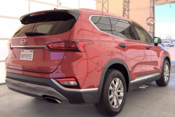 Used 2019 Hyundai Santa Fe SEL FWD image 2