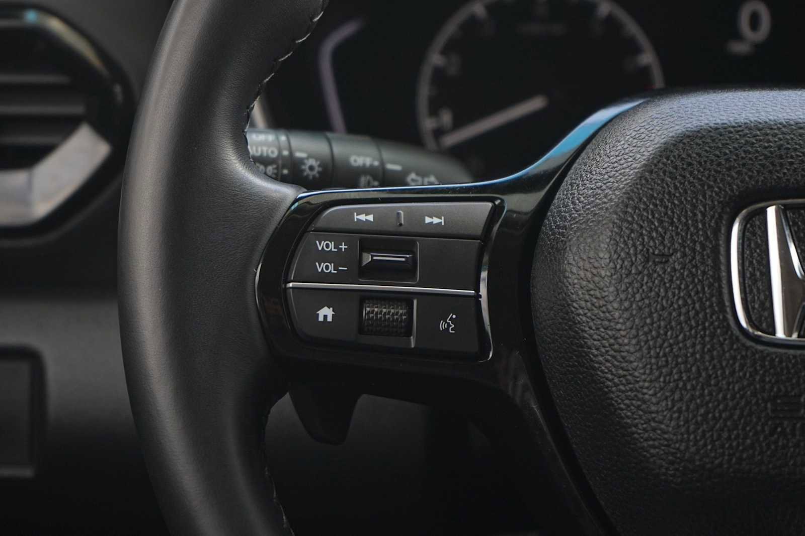 Certified 2023 Honda Pilot Touring image 17