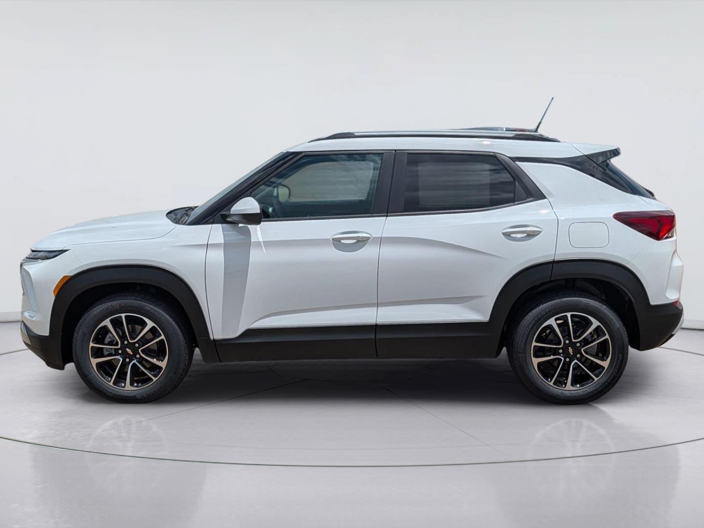 New 2026 Chevrolet TrailBlazer LT w/ Driver Confidence Package FWD image 2