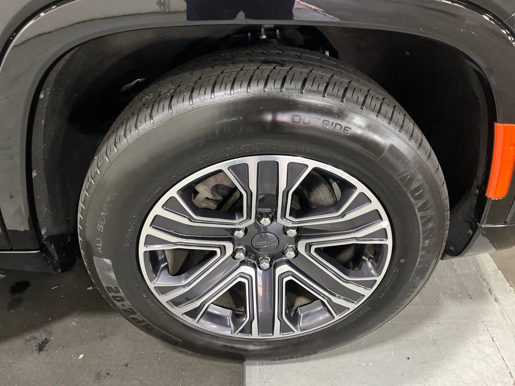 Used 2024 Jeep Wagoneer L Series II w/ Flexible Seating Group image 11