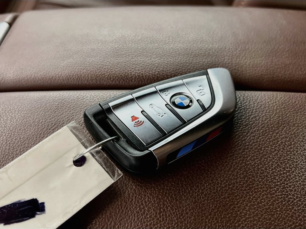 Used 2022 BMW X5 xDrive40i AWD/4WD image 23