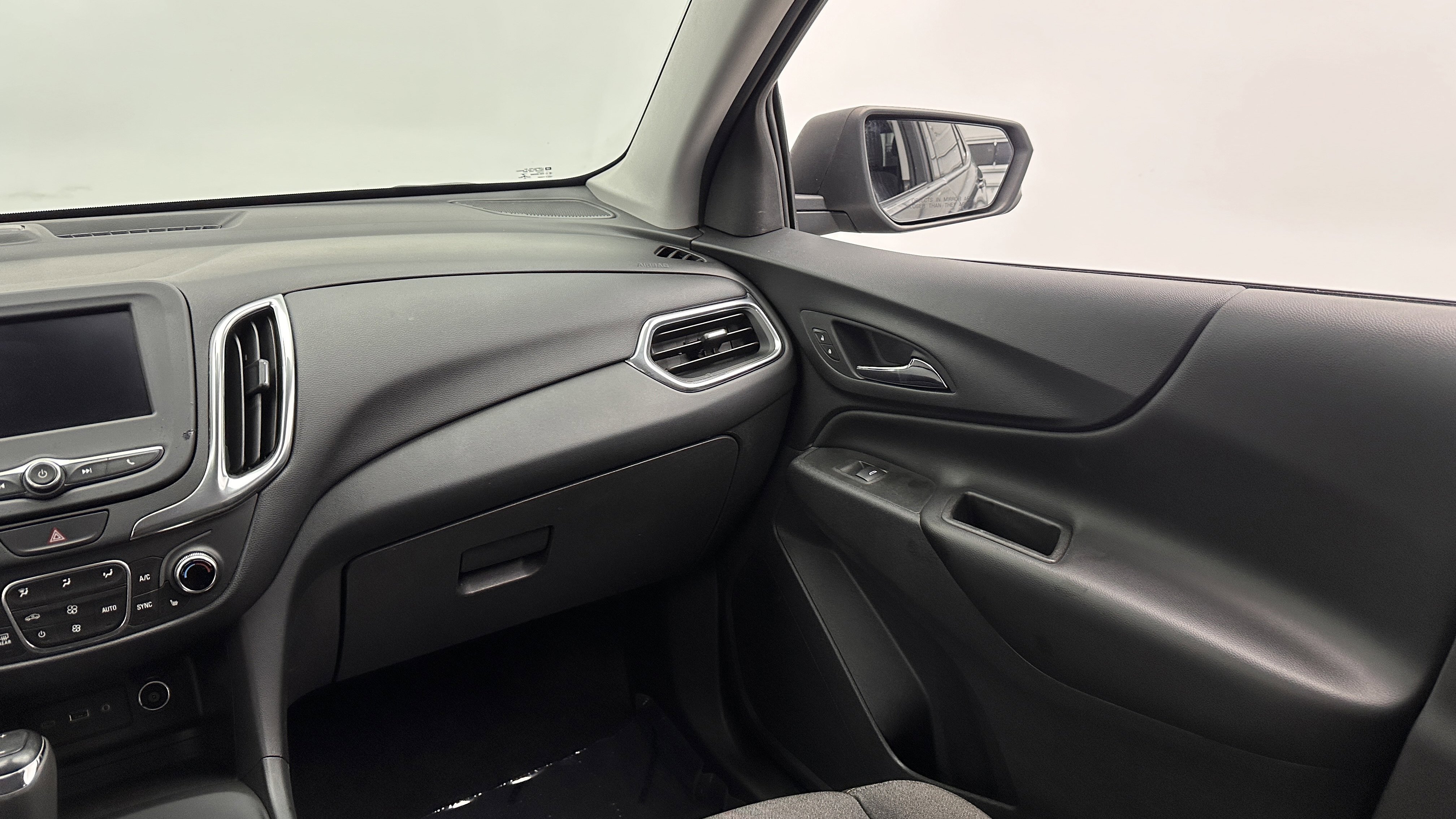 Used 2020 Chevrolet Equinox LT image 30