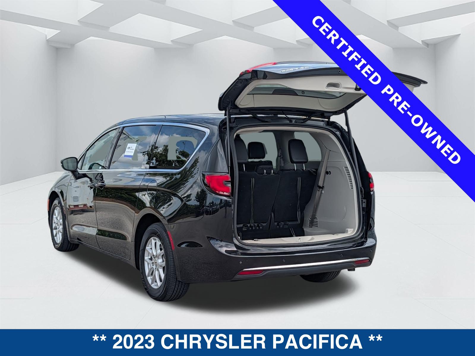 Used 2023 Chrysler Pacifica Touring-L FWD image 14