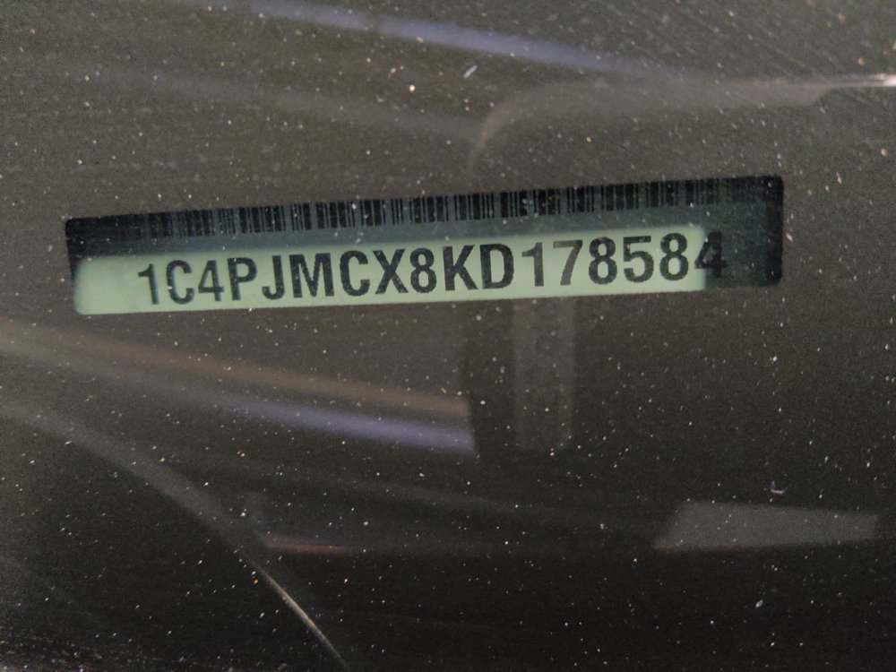 Used 2019 Jeep Cherokee Latitude w/ Cold Weather Group AWD/4WD image 33