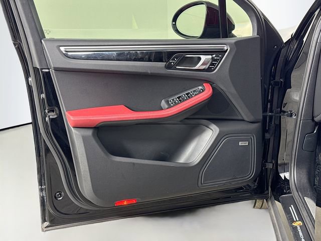 Used 2018 Porsche Macan S image 11