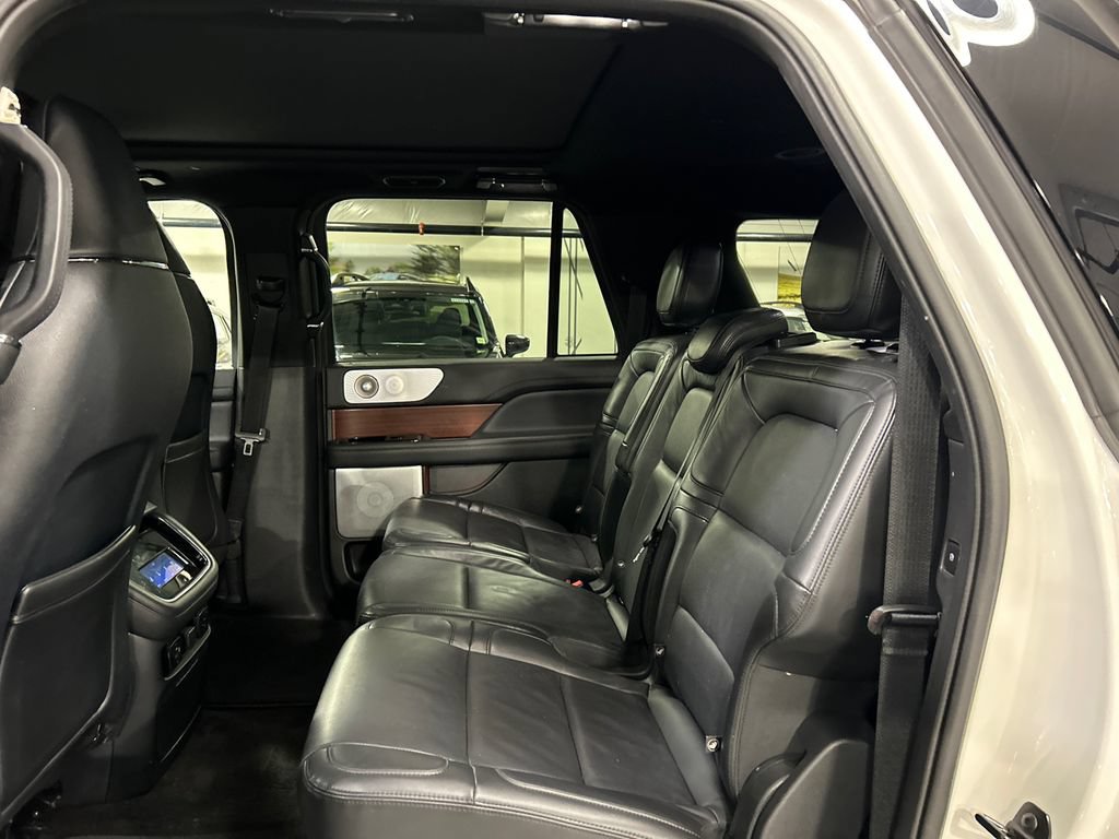 Certified 2023 Lincoln Navigator L Reserve AWD/4WD image 23