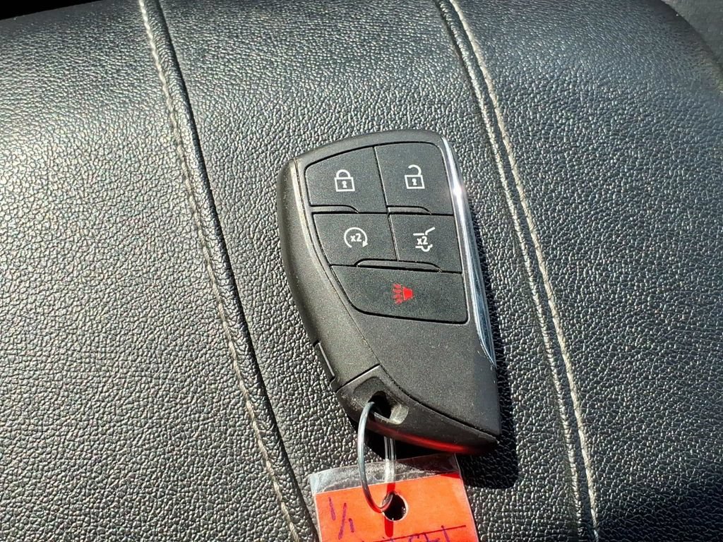 Used 2025 Chevrolet Traverse LT AWD/4WD image 23
