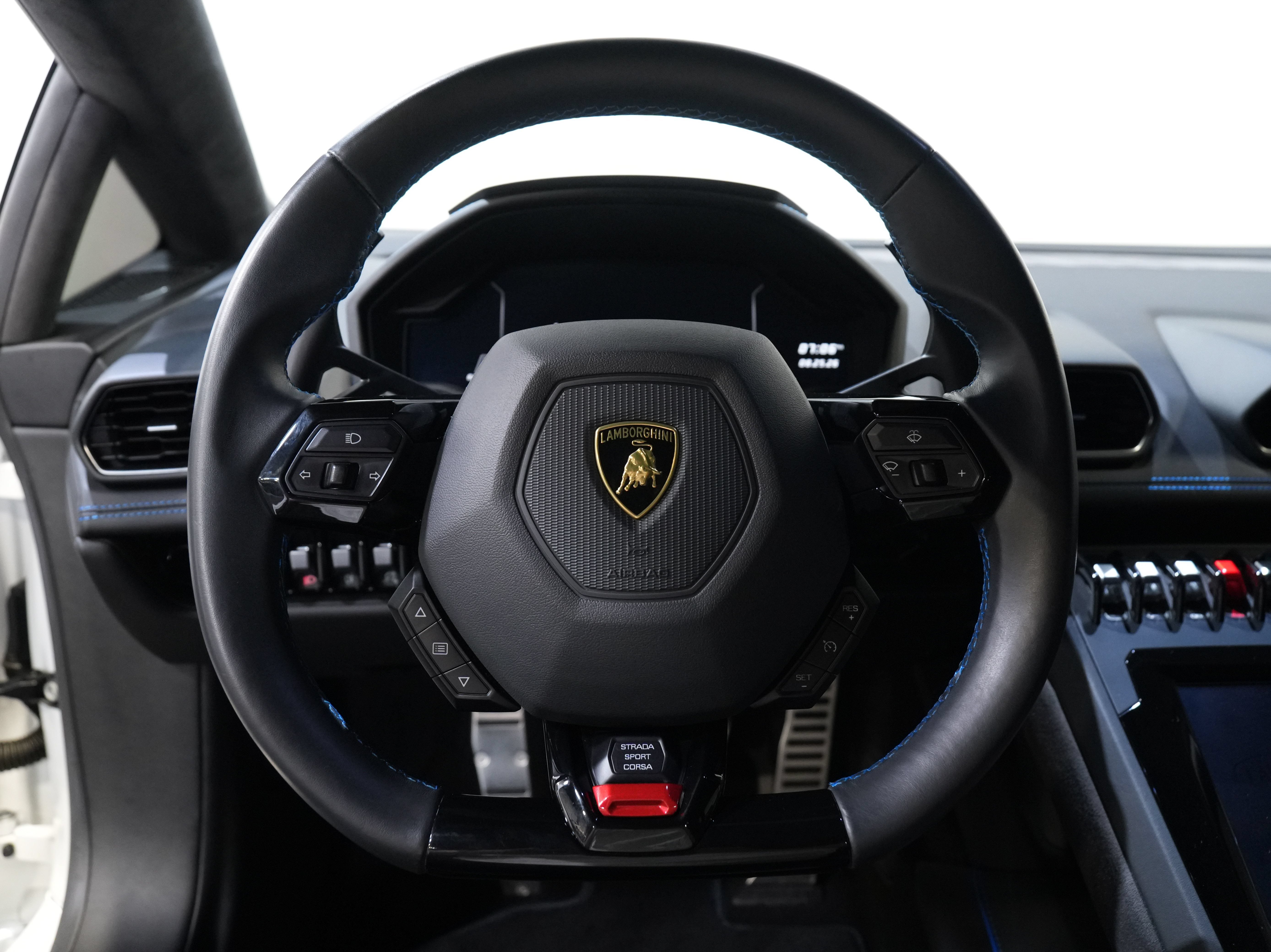 Used 2020 Lamborghini Huracan EVO AWD/4WD image 33