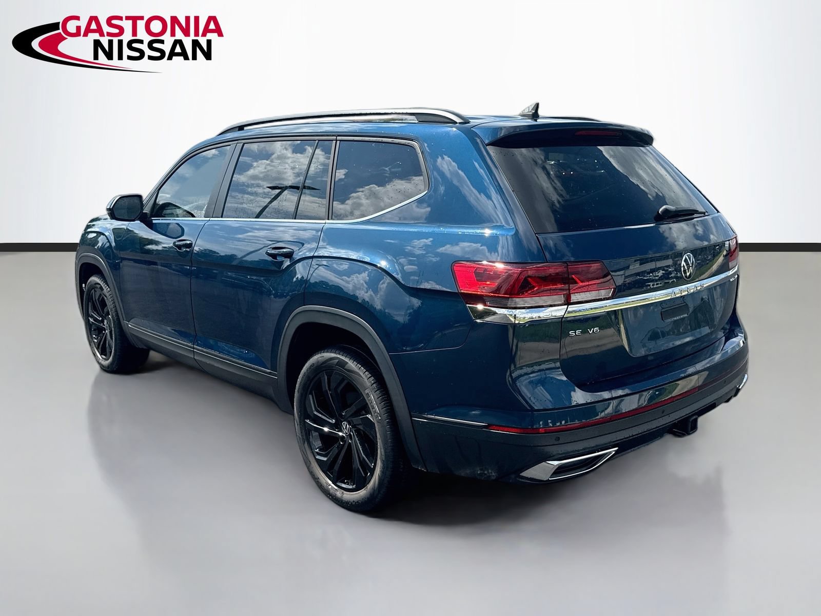Used 2023 Volkswagen Atlas SE w/ Panoramic Sunroof Package FWD image 6