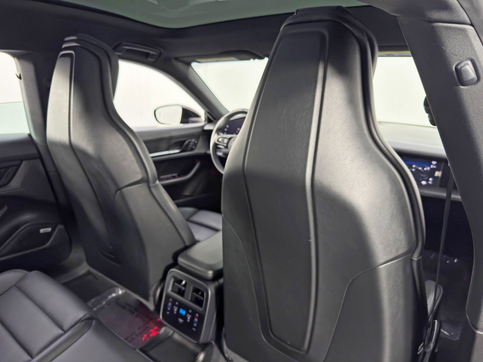 Used 2022 Porsche Taycan 4 Cross Turismo AWD/4WD image 40