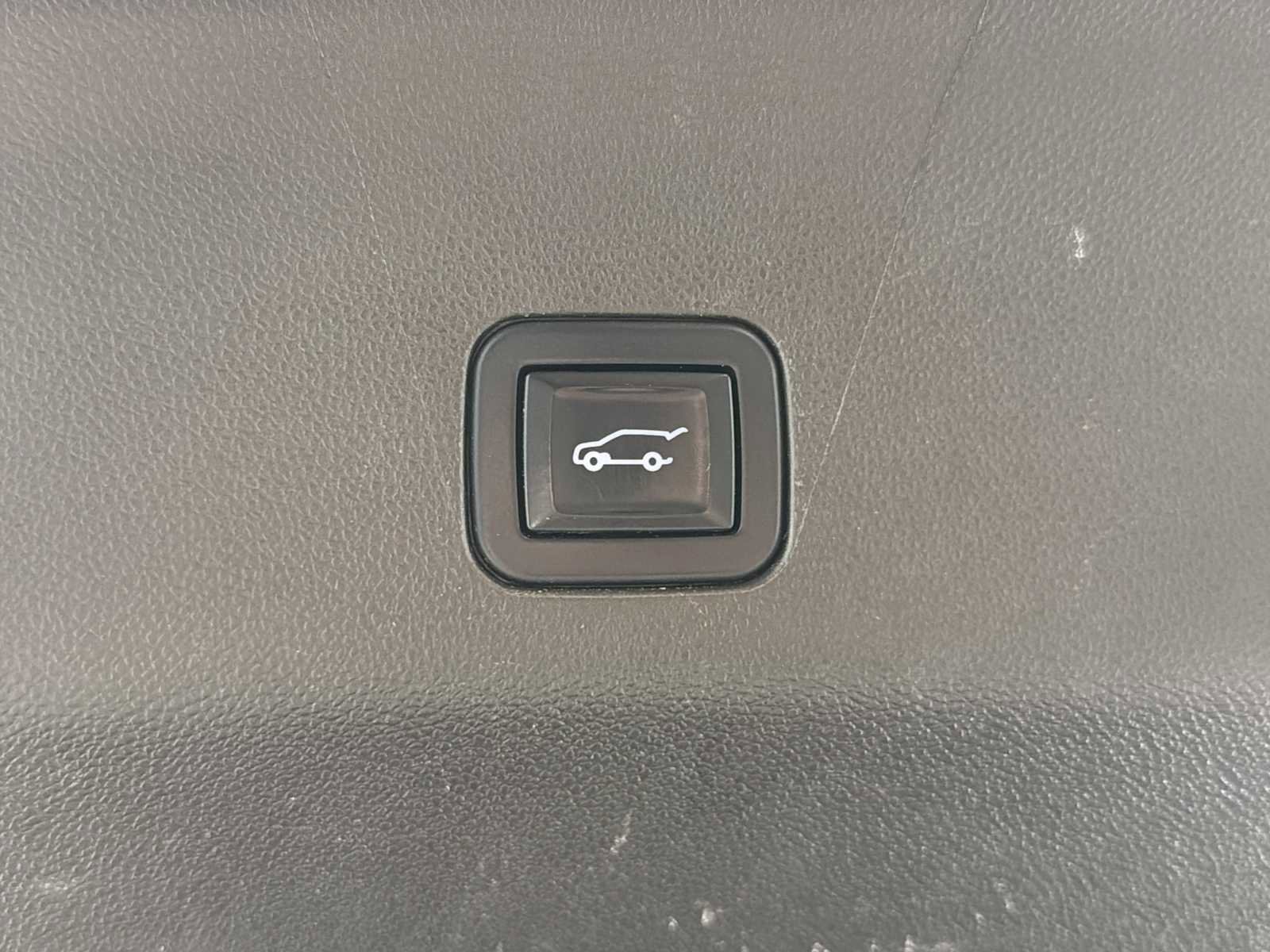 Used 2022 GMC Yukon XL SLT w/ SLT Luxury Package image 38