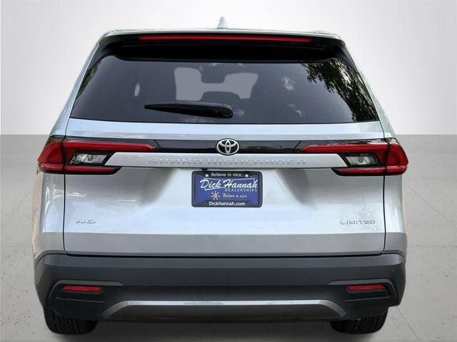 Used 2024 Toyota Grand Highlander AWD image 7