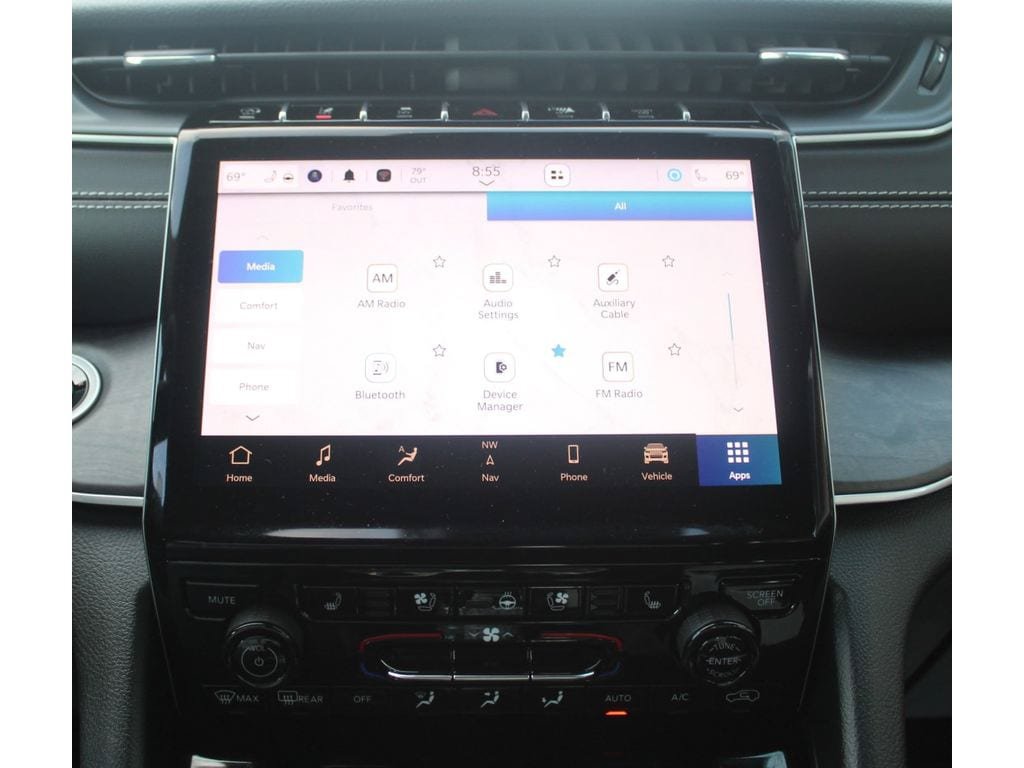 New 2023 Jeep Grand Cherokee Limited w/ Luxury Tech Group II RWD image 11