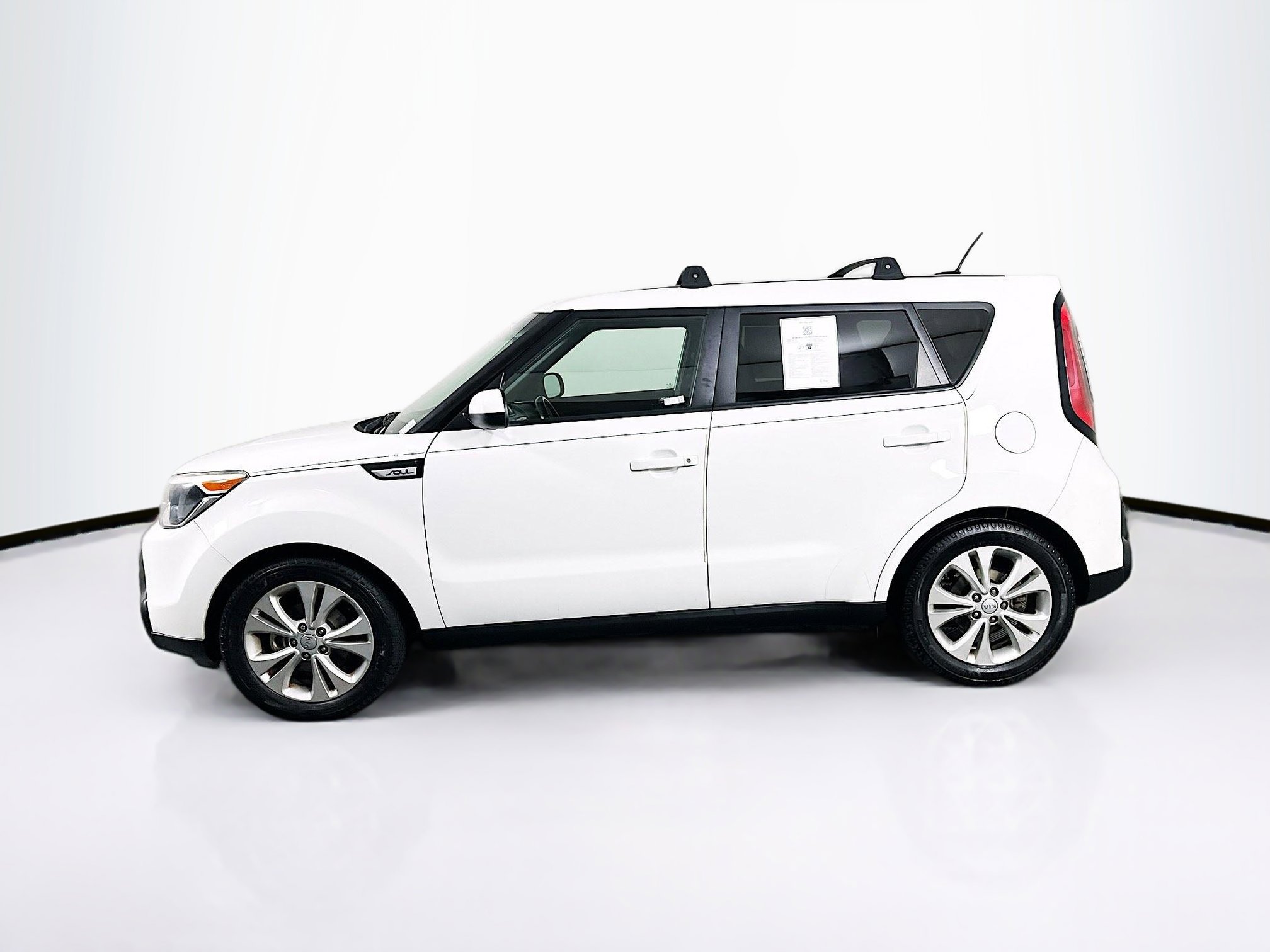 Used 2015 Kia Soul + w/ Audio Package FWD image 4