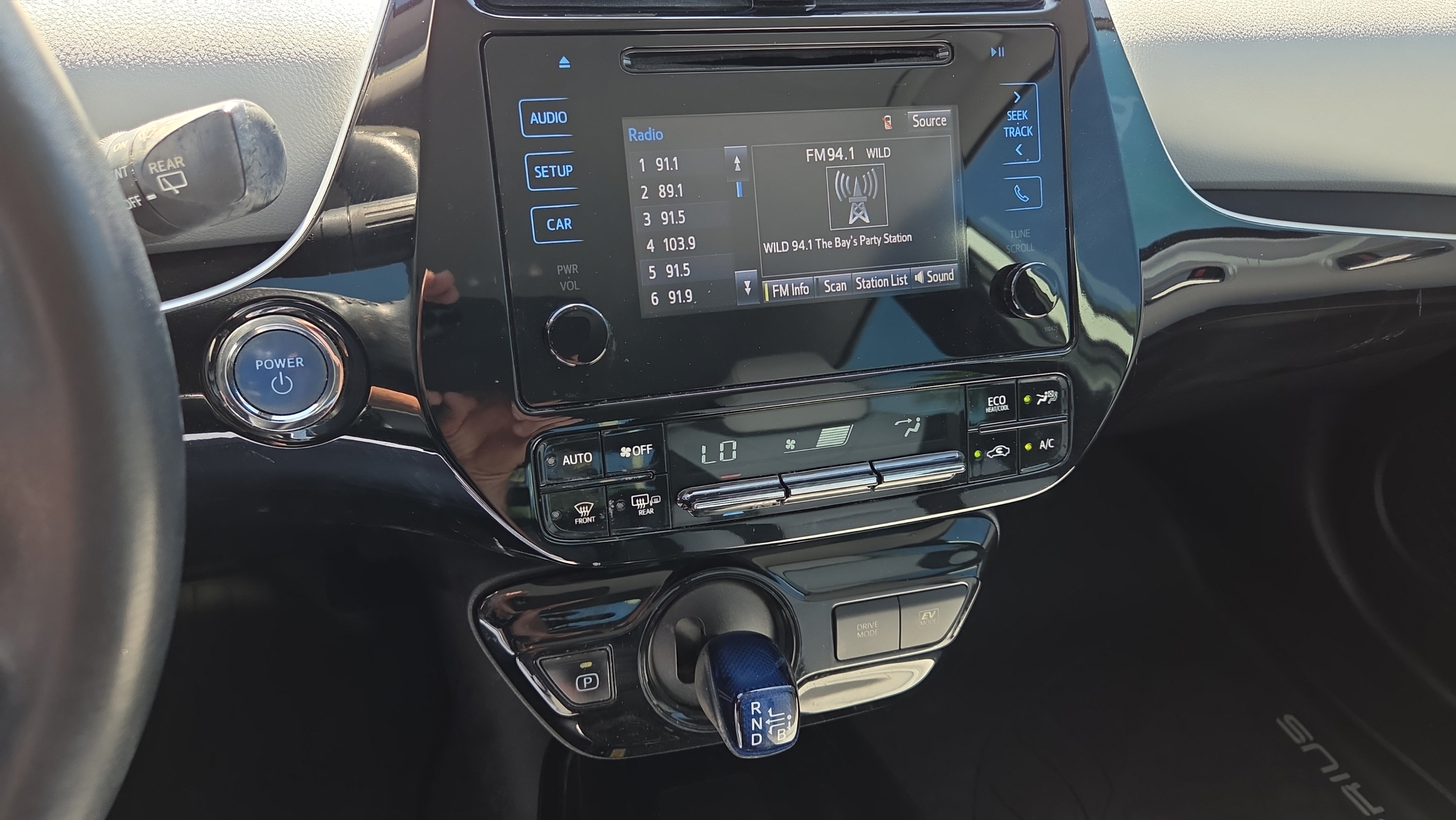 Used 2019 Toyota Prius XLE FWD image 19