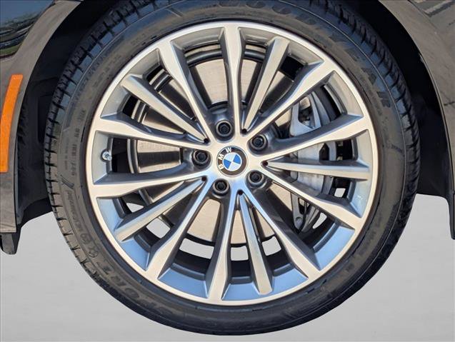 Used 2023 BMW 540i w/ Convenience Package RWD image 25