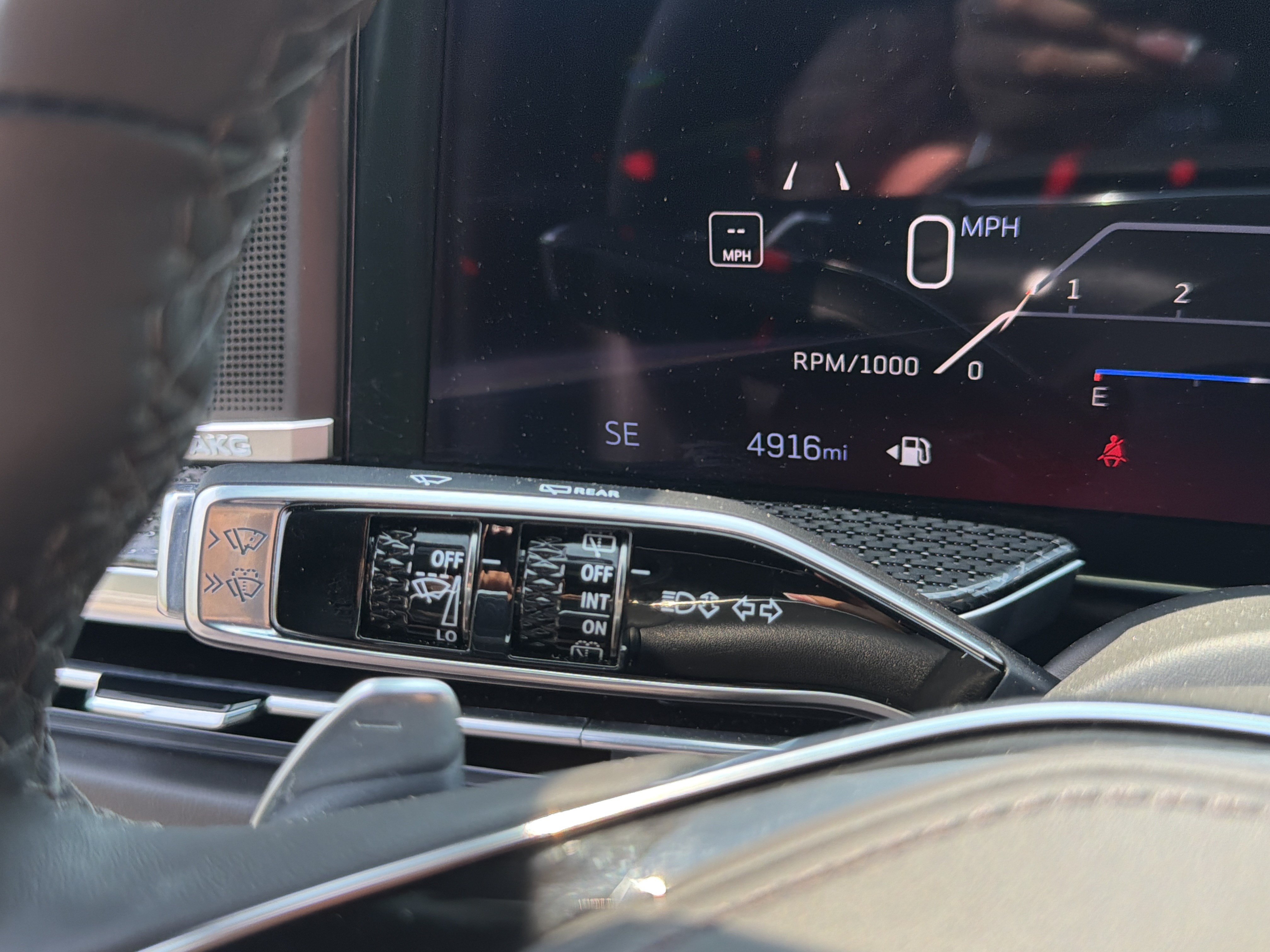 Used 2026 Cadillac Escalade V AWD/4WD image 31