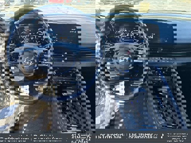 Used 2025 Hyundai Elantra SEL image 14