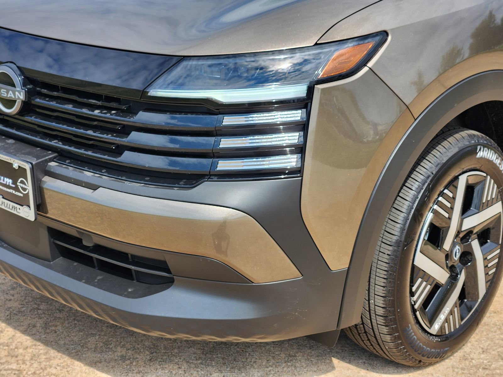 New 2026 Nissan Kicks SV image 9