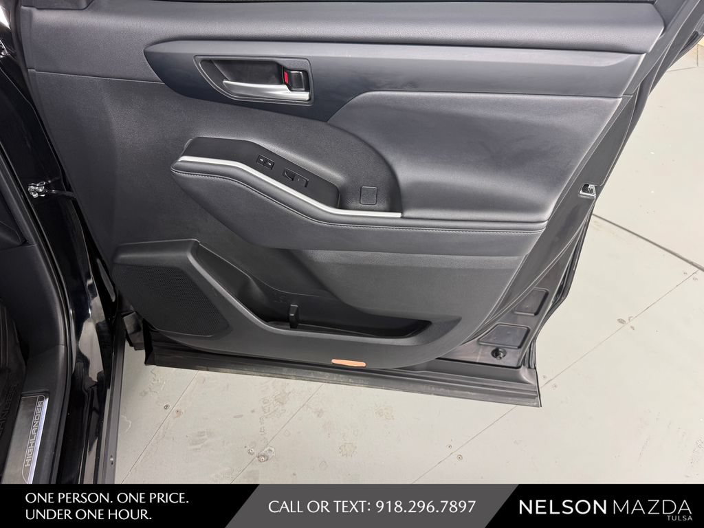 Used 2024 Toyota Highlander XSE FWD image 52