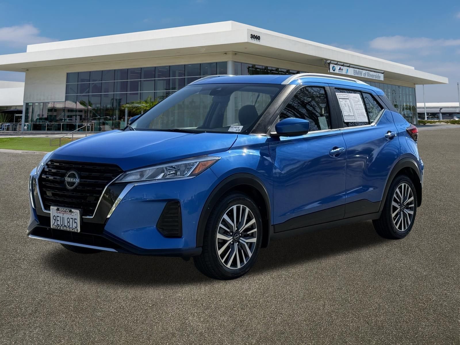 Used 2023 Nissan Kicks SV image 4