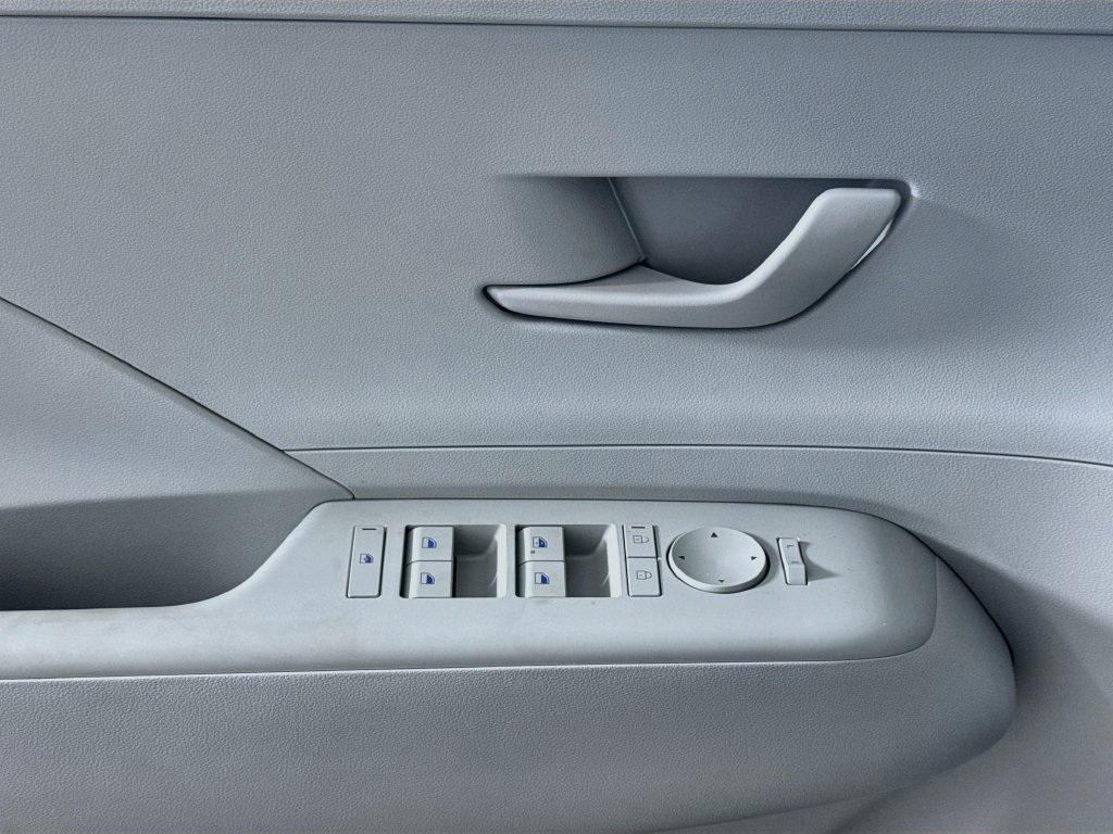 New 2027 Hyundai Kona SE AWD/4WD image 13