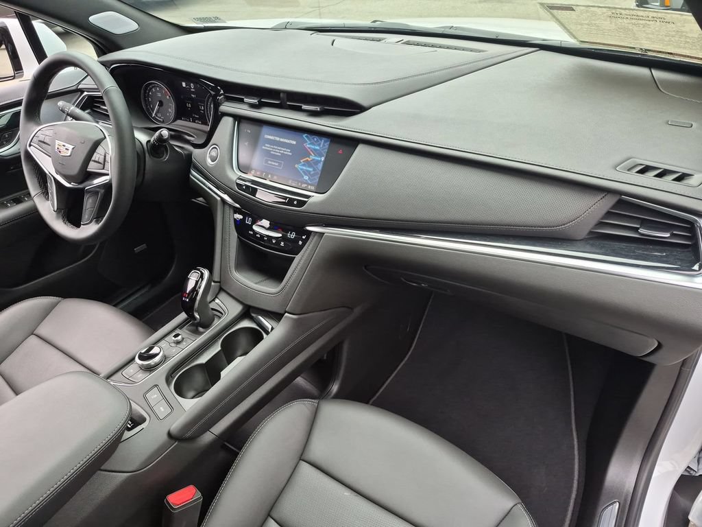 Used 2026 Cadillac XT5 Premium Luxury w/ LPO, ONYX Package FWD image 22