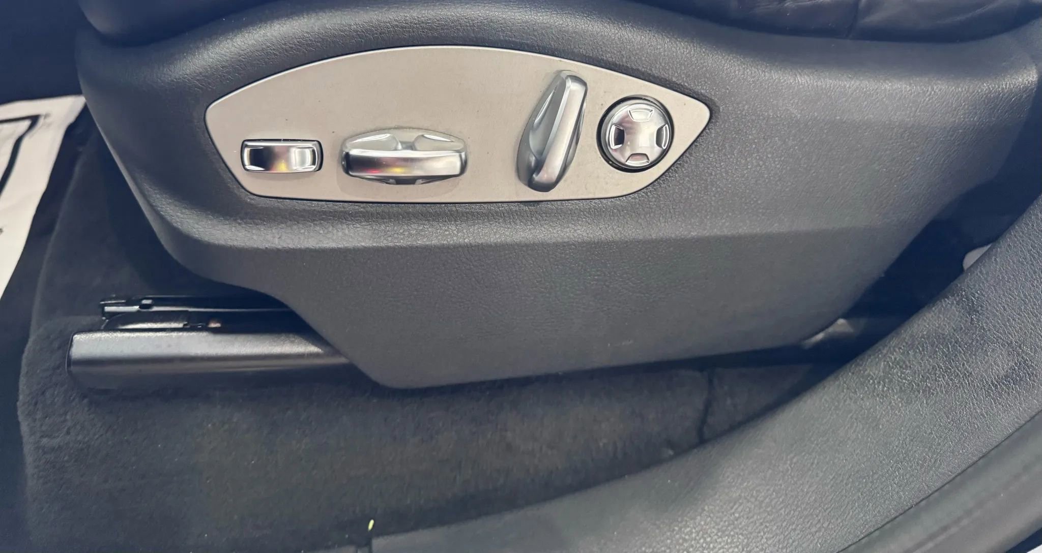 Used 2018 Porsche Cayenne Platinum Edition image 10