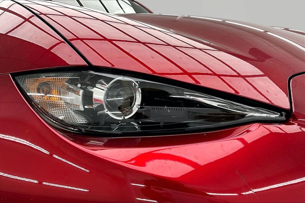 Used 2021 MAZDA MX-5 Miata RF Grand Touring RWD image 25