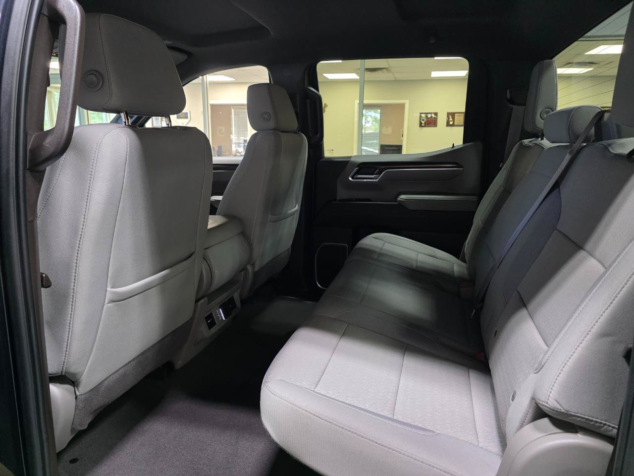 Used 2023 Chevrolet Silverado 1500 LT w/ Protection Package AWD/4WD image 19