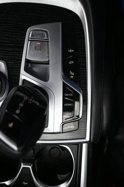 Used 2022 BMW 750i xDrive w/ M Sport Package AWD/4WD image 23
