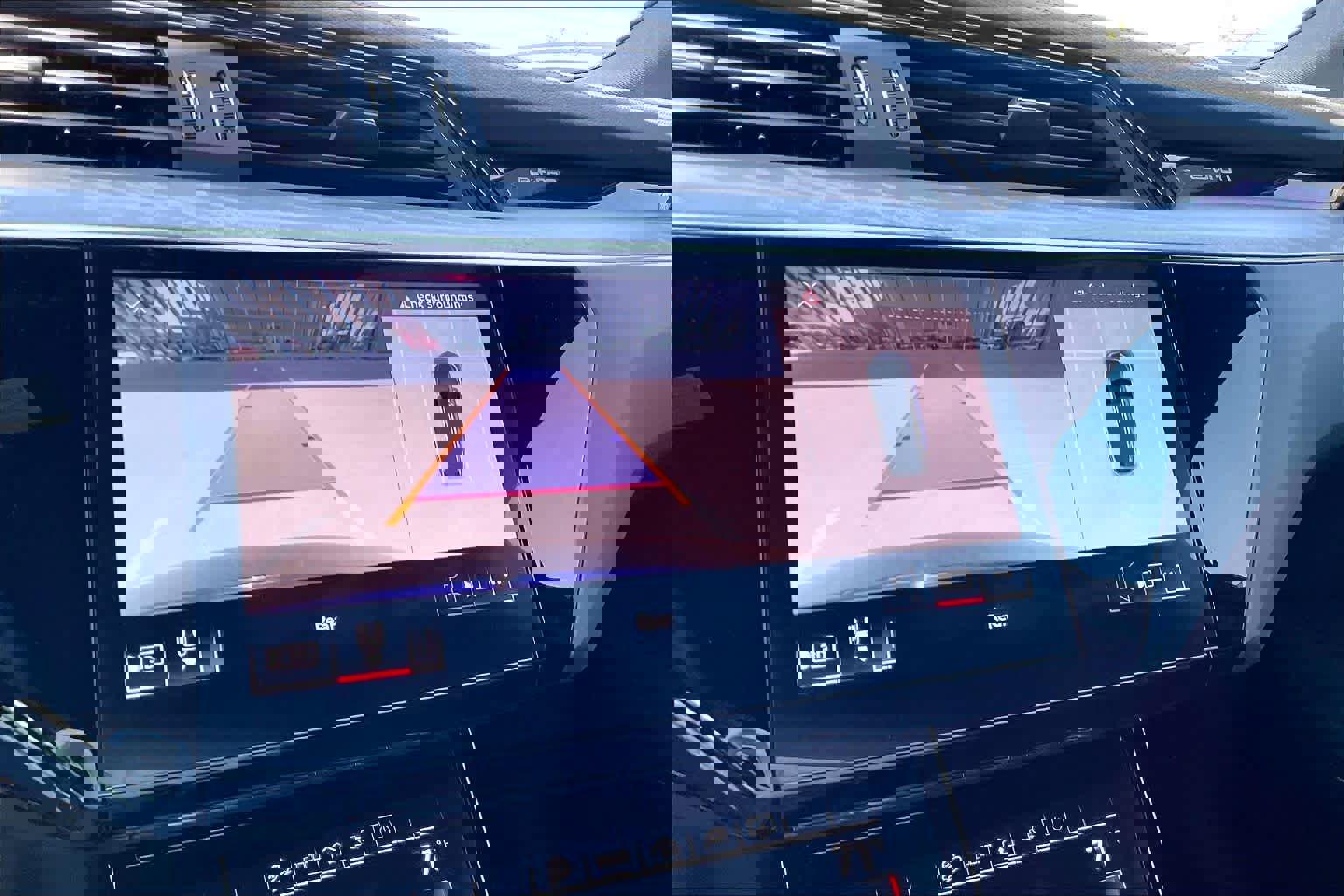 Used 2023 Audi e-tron Premium Plus w/ Premium Plus Package image 26