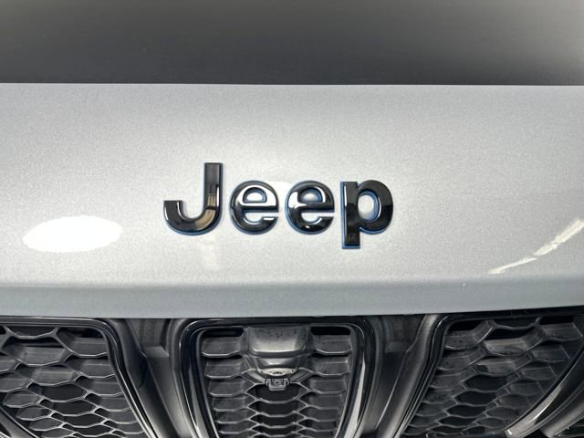 Used 2022 Jeep Grand Cherokee Trailhawk image 9